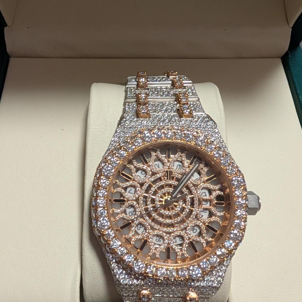 Elegant Moissanite men's Watch 41mm